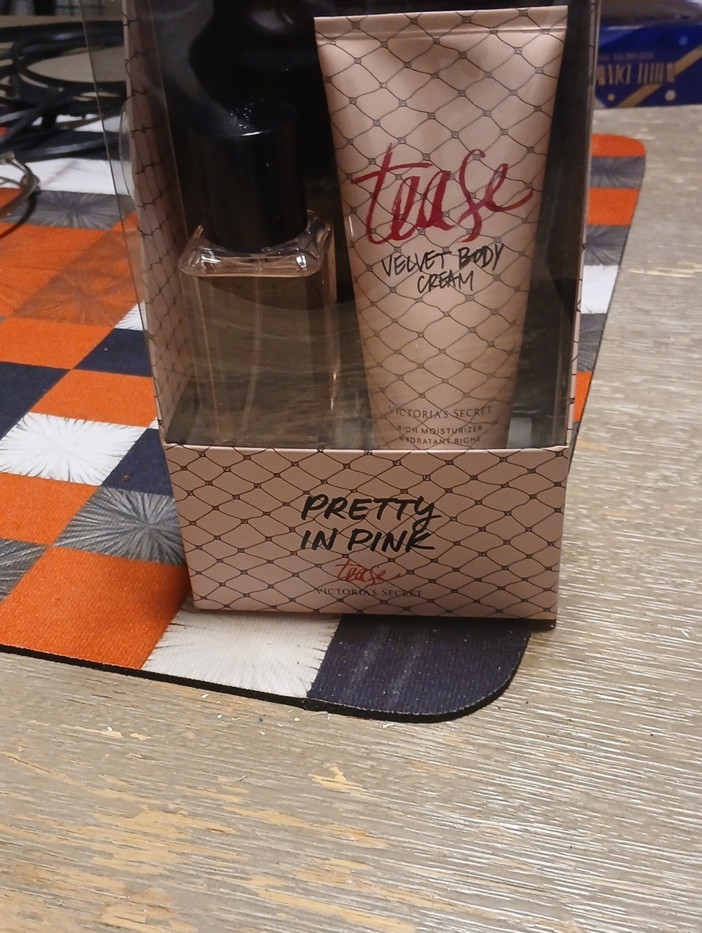 Victoria's Secret Pretty In Pink Velvet Body Cream & Body Set - Pink, Black